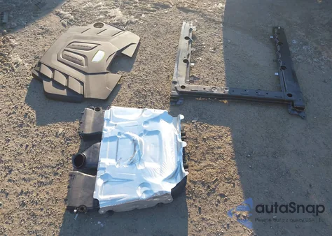 2021 Porsche Cayenne E-Hybrid z USA, uszkodzony, nr VIN WP1AE2AYXMDA24857